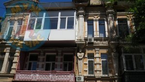 Базарная 48 Ремонт фасади, арки, замена крыши